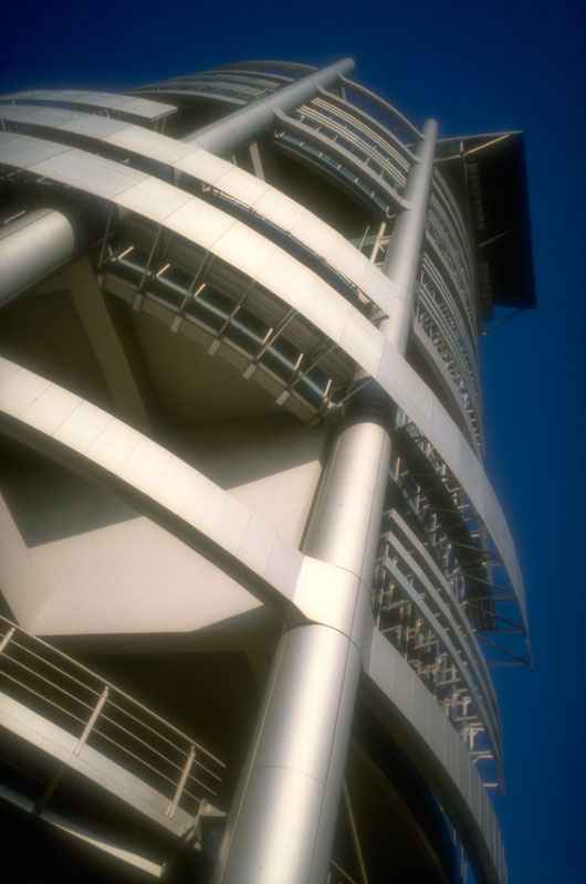 Mesiniaga Tower-Ken Yeang - Image 12